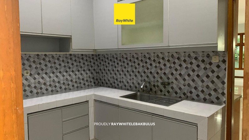 Dijual Rumah Bagus 2 Lantai Berlokasi Strategis di Kalibata deket Mampang Jaksel