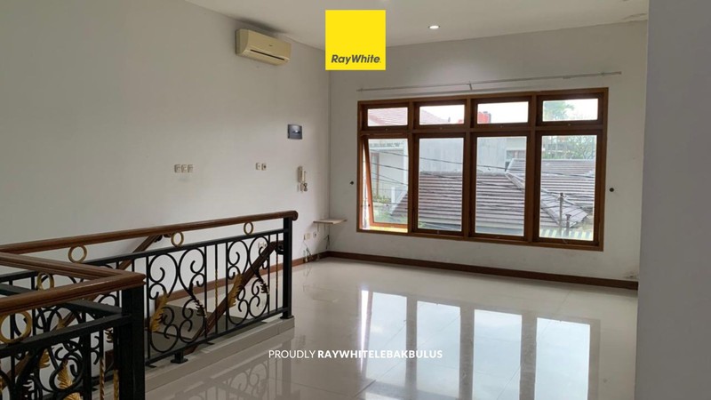 Dijual Rumah Bagus 2 Lantai Berlokasi Strategis di Kalibata deket Mampang Jaksel