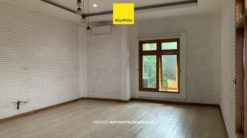 Dijual Rumah Bagus 2 Lantai Berlokasi Strategis di Kalibata deket Mampang Jaksel