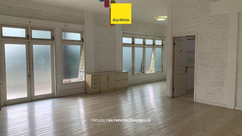 Dijual Rumah Bagus 2 Lantai Berlokasi Strategis di Kalibata deket Mampang Jaksel