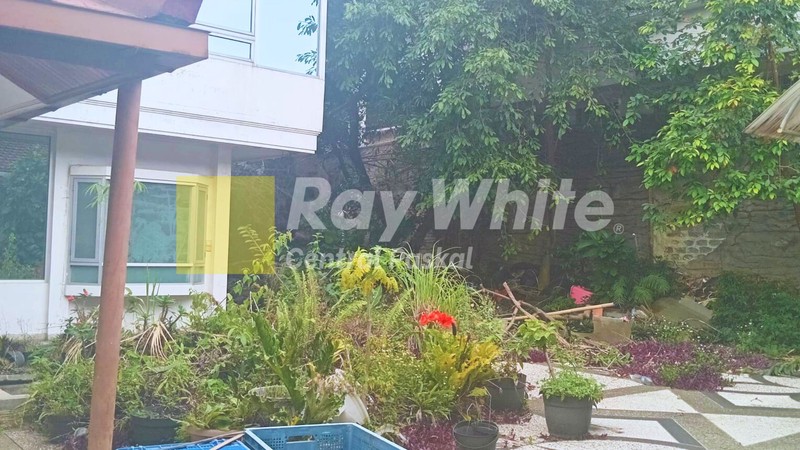 Rumah Besar di Mainroad Garuda - Harga di bawah NJOP