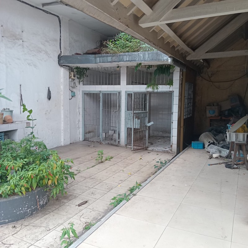 Rumah Besar di Mainroad Garuda - Harga di bawah NJOP