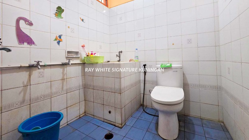 Tanah dan Bangunan di Jl Kemang Pratama Raya Bekasi