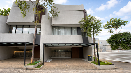 Andara Rumah Brand New 3 Lantai View Danau Dekat Pintu Tol