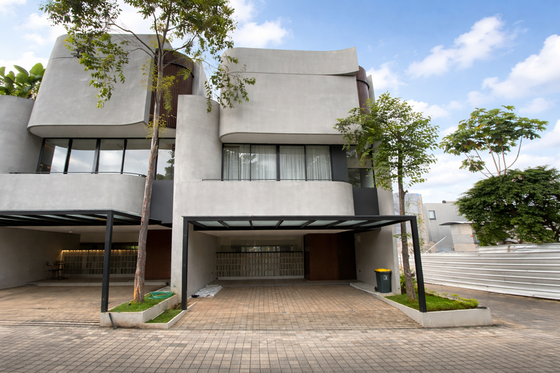 Andara Rumah Brand New 3 Lantai View Danau Dekat Pintu Tol