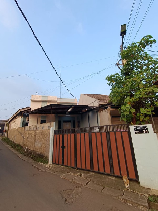 DI JUAL Rumah Siap Huni Lokasi Strategis Di Serua, Ciputat Tangerang Selatan