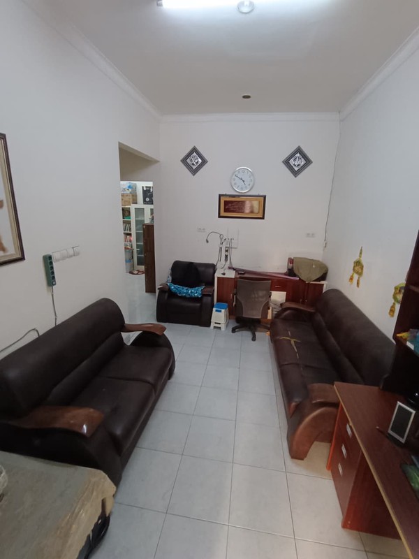 DI JUAL Rumah Siap Huni Lokasi Strategis Di Serua, Ciputat Tangerang Selatan