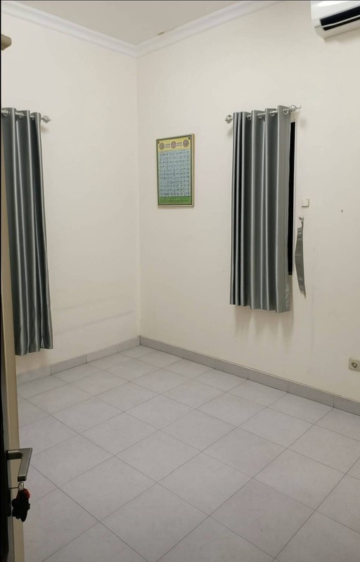 DI JUAL Rumah Siap Huni Lokasi Strategis Di Serua, Ciputat Tangerang Selatan