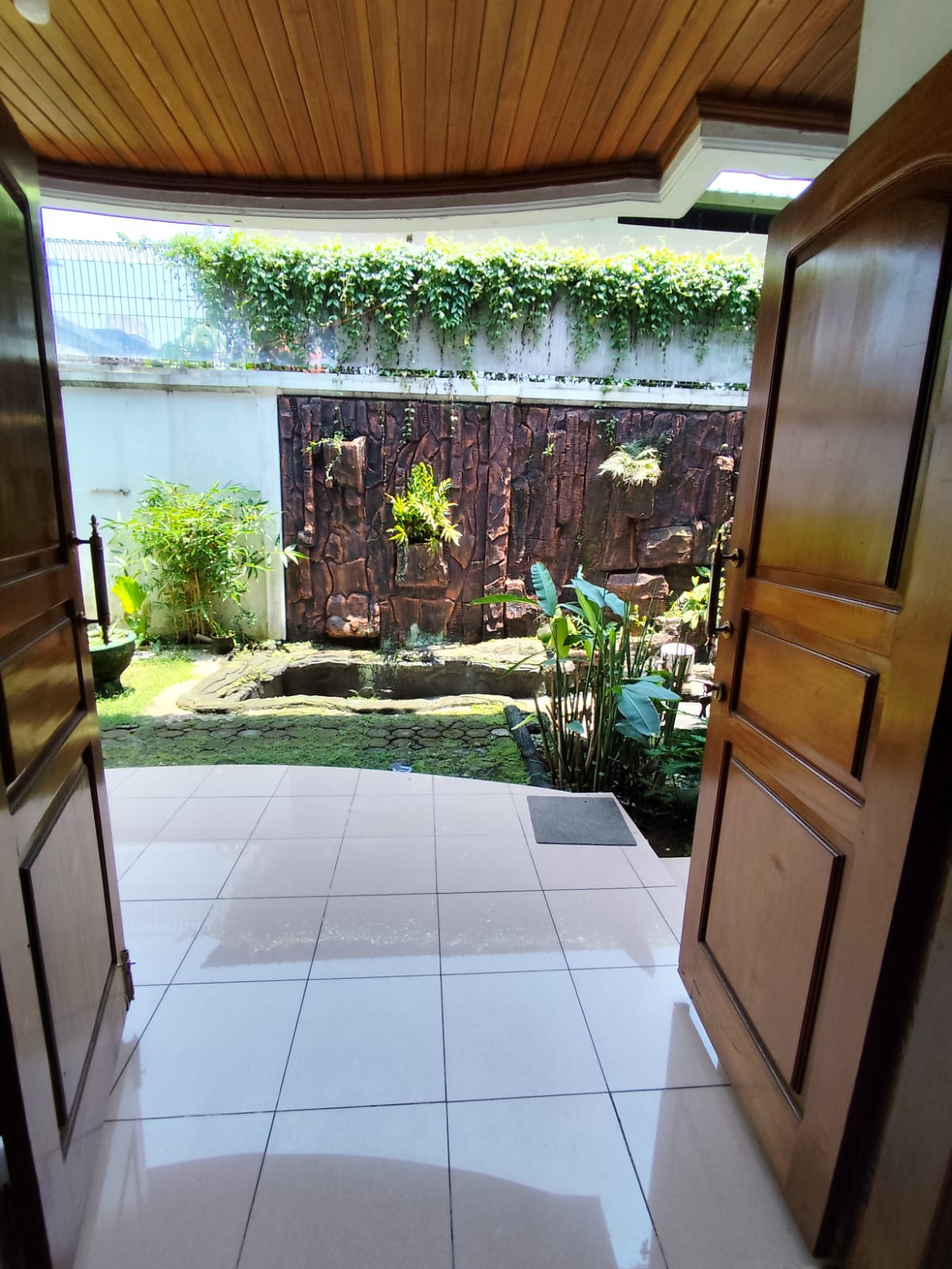 Di jual Cepat Rumah 3 Lantai di Kota Bogor (Utara) Semi Furnished
