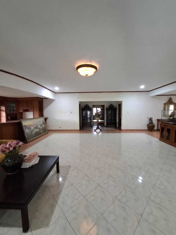 Investasi Rumah Eksklusif di Jl. Kapten Haryadi Sleman - Luas Tanah 1.289 meter dengan Lahan Sangat Luas