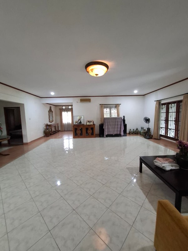 Investasi Rumah Eksklusif di Jl. Kapten Haryadi Sleman - Luas Tanah 1.289 meter dengan Lahan Sangat Luas