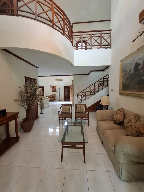 Investasi Rumah Eksklusif di Jl. Kapten Haryadi Sleman - Luas Tanah 1.289 meter dengan Lahan Sangat Luas