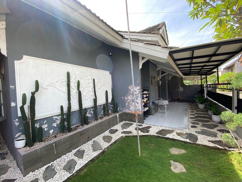 Cinere megapolitan rumah 2 lantai luas tanah 301 dekat masjid