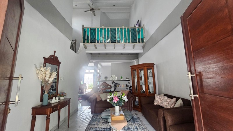 Cinere megapolitan rumah 2 lantai luas tanah 301 dekat masjid