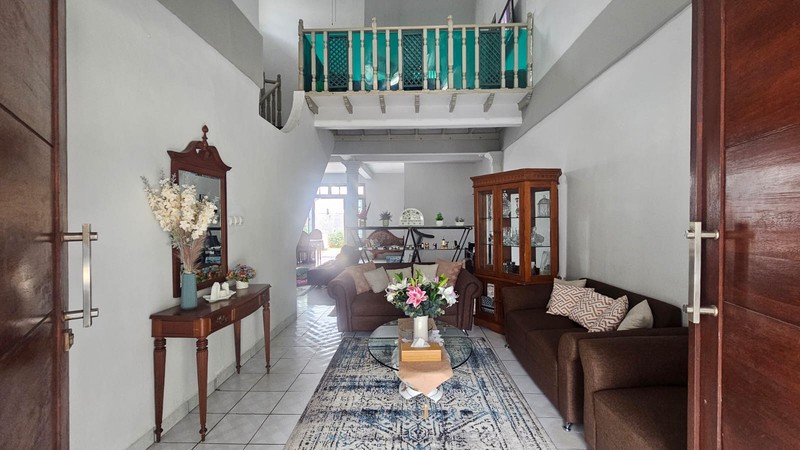 Cinere megapolitan rumah 2 lantai luas tanah 301 dekat masjid