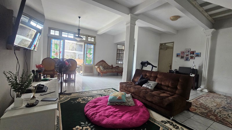 Cinere megapolitan rumah 2 lantai luas tanah 301 dekat masjid