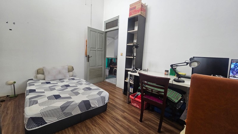 Cinere megapolitan rumah 2 lantai luas tanah 301 dekat masjid