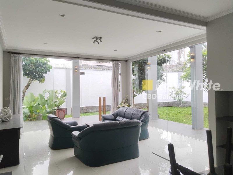 Rumah Mewah 2,5 Lantai di Setiabudi Regency Bandung Utara