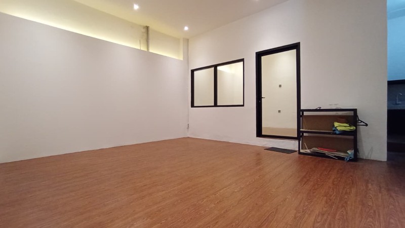 Rumah Kantor Disewakan Akses Jalan 3 Mobil Lokasi Tebet Jaksel