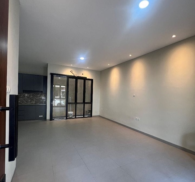 Rumah Baru 2 Lantai, Cantik Mewah, Di Griya Taman Tiga Putra Limo, 3 Menit Ke Mesjid Kubah Emas Depok