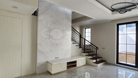 Dijual Rumah Baru Gress Ada Pagar Royal Residence  Wiyung