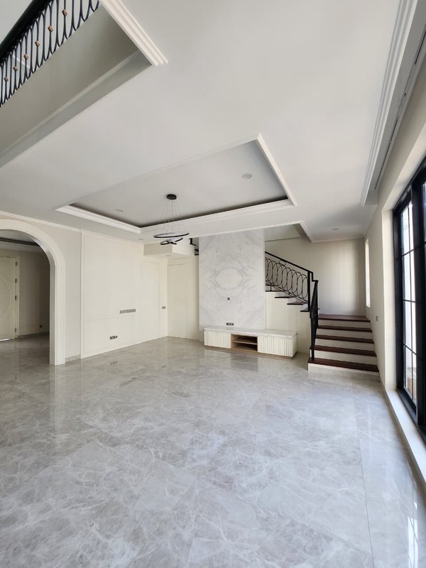 Dijual Rumah Baru Gress Ada Pagar Royal Residence  Wiyung