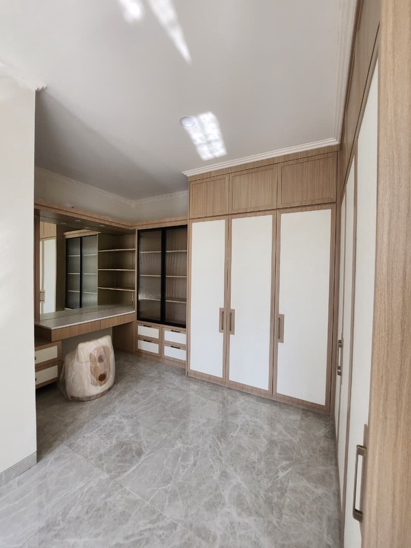 Dijual Rumah Baru Gress Ada Pagar Royal Residence  Wiyung