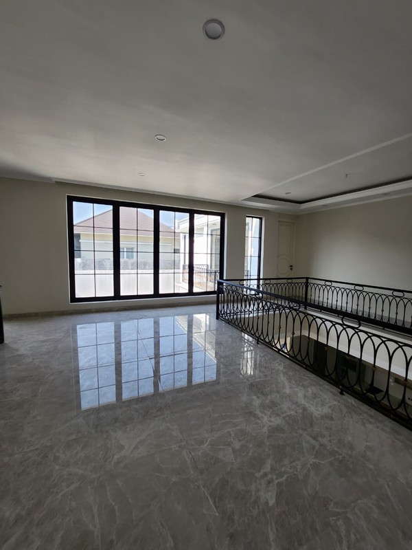 Dijual Rumah Baru Gress Ada Pagar Royal Residence  Wiyung