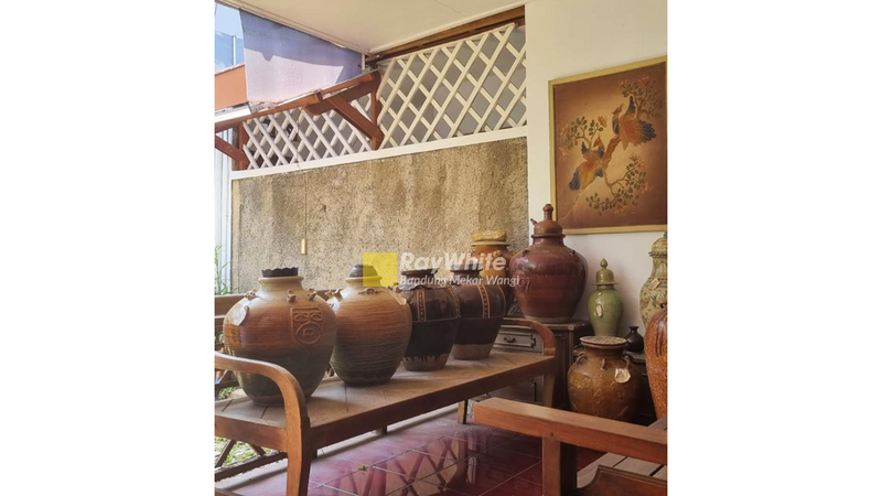 Rumah Klasik Terawat Area Buah Batu