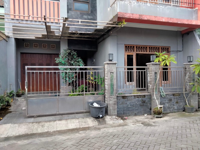 Rumah 3 lantai dekat Kampus UGM Gandok Condong Catur Depok Sleman Yogyakarta