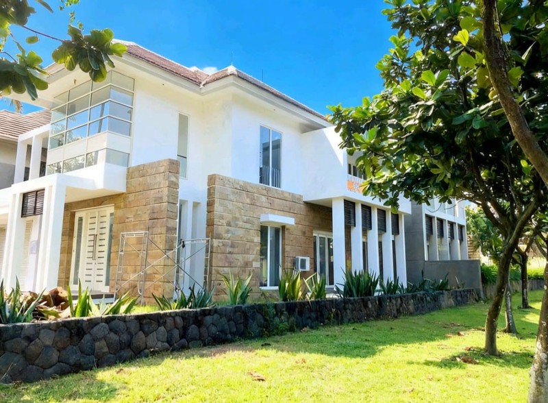 Rumah di Citraland Diamond Hill Surabaya Barat, Minimalis, 2 Lantai, Lingkungan Elit, Siap Huni - LT -