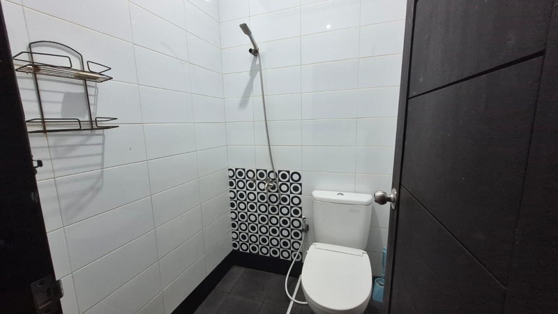 RUMAH SEWA TEBET BARAT - AKSES 3 MOBIL - 4+1 KT - 250 m² BANGUNAN