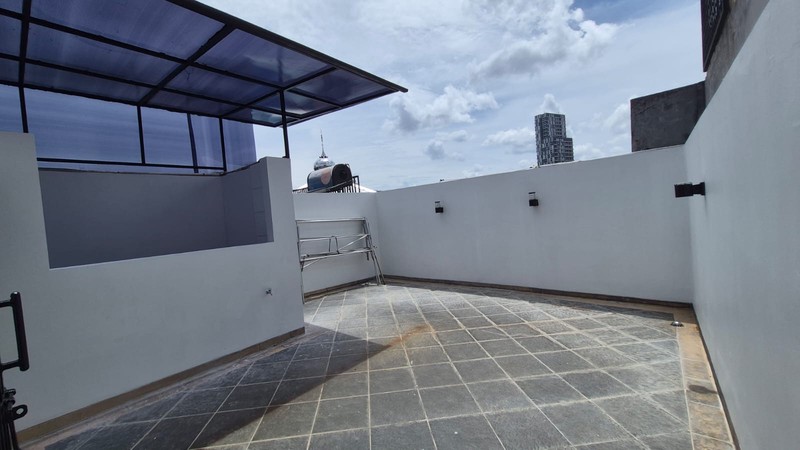 RUMAH SEWA TEBET BARAT - AKSES 3 MOBIL - 4+1 KT - 250 m² BANGUNAN