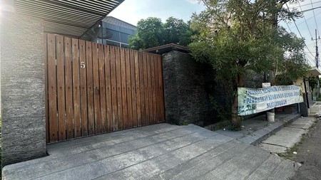 Dijual rumah mewah minimalis modern 2 lantai area kawasan kenjeran 