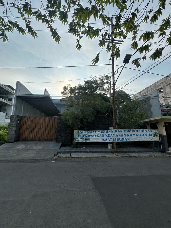 Dijual rumah mewah minimalis modern 2 lantai area kawasan kenjeran 