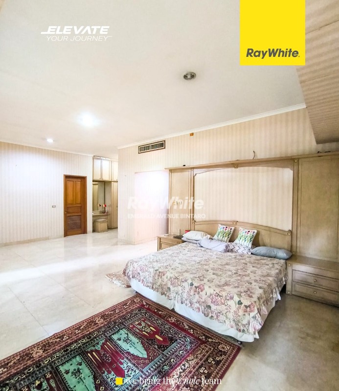 Rumah Mewah Asri Dengan Kolam Renang Lokasi Premium Pondok Indah, Jaksel