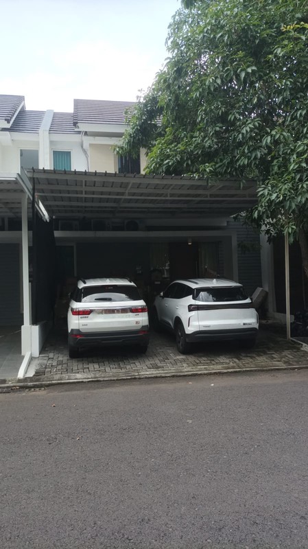 DIJUAL Rumah Dua Lantai North West Park Citraland Surabaya 