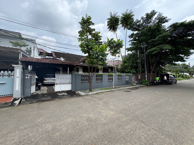 Cinere mega cinere luas 375 jalan utama disewakan