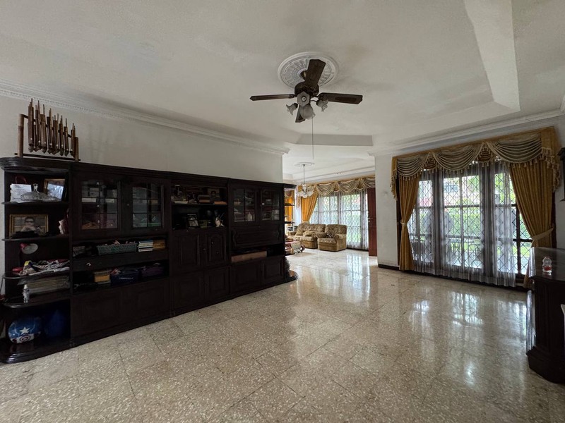 Cinere mega cinere luas 375 jalan utama disewakan