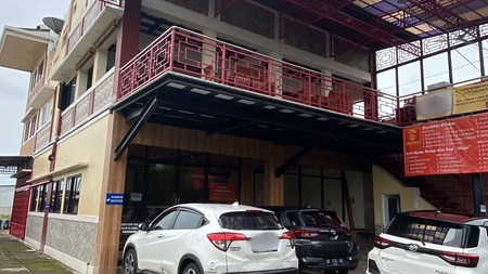 Disewakan Ruang Usaha 3 Lantai Strategis di Jl. Kabupaten, Nogotirto, Gamping, Sleman