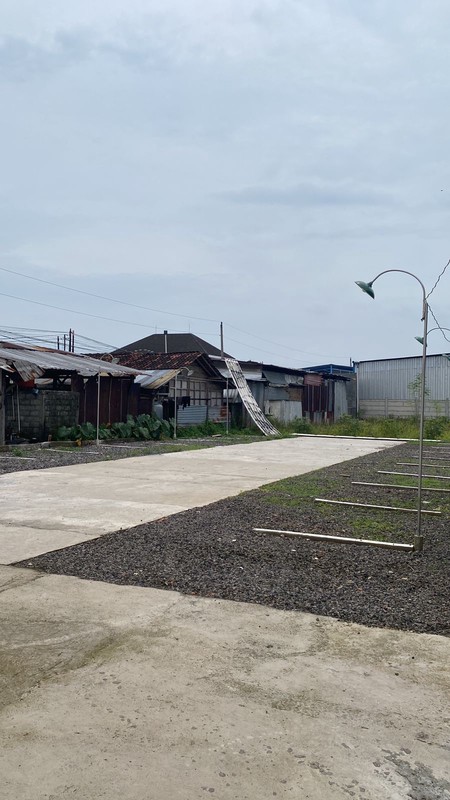 Disewakan Ruang Usaha 3 Lantai Strategis di Jl. Kabupaten, Nogotirto, Gamping, Sleman