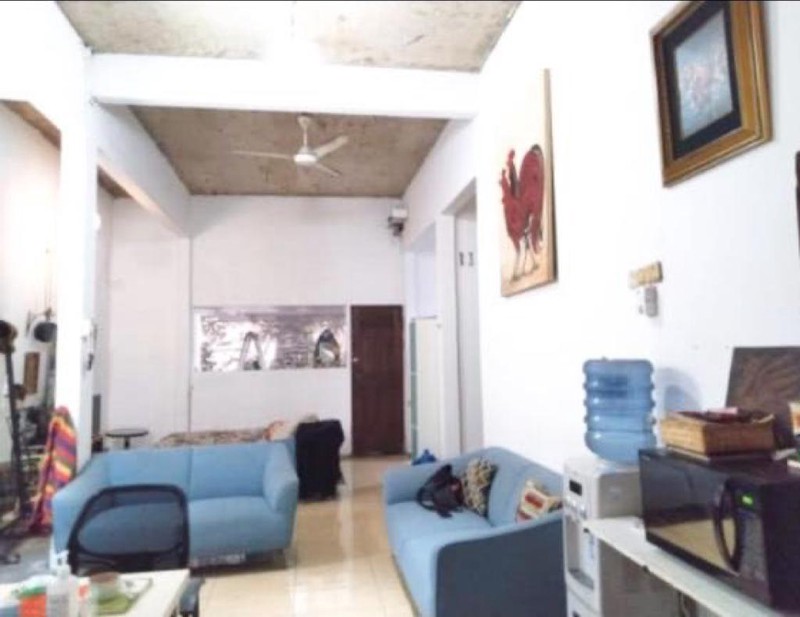 Dijual Rumah cantik siap pakai dekat MRT di Lebak Lestari Indah