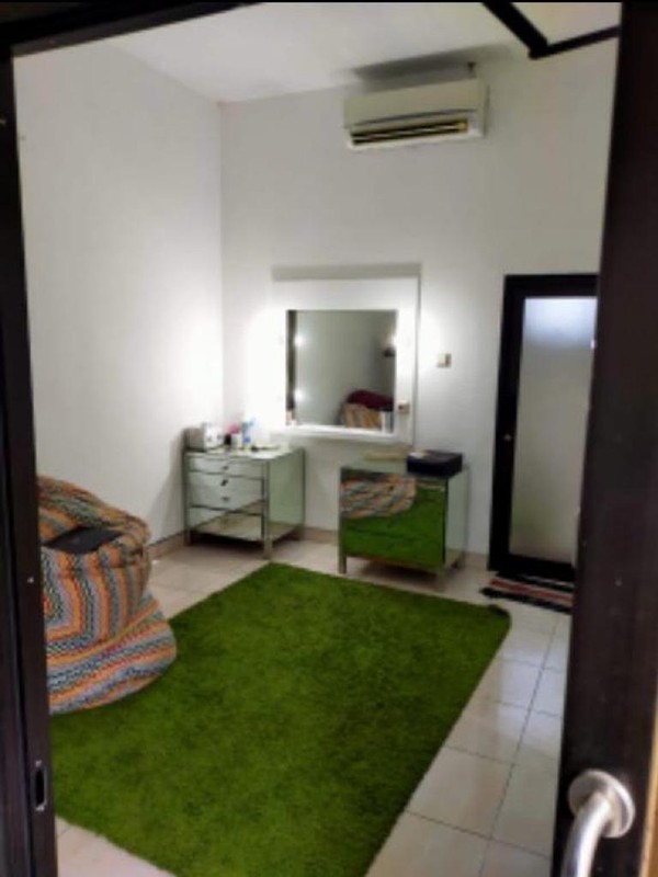 Dijual Rumah cantik siap pakai dekat MRT di Lebak Lestari Indah