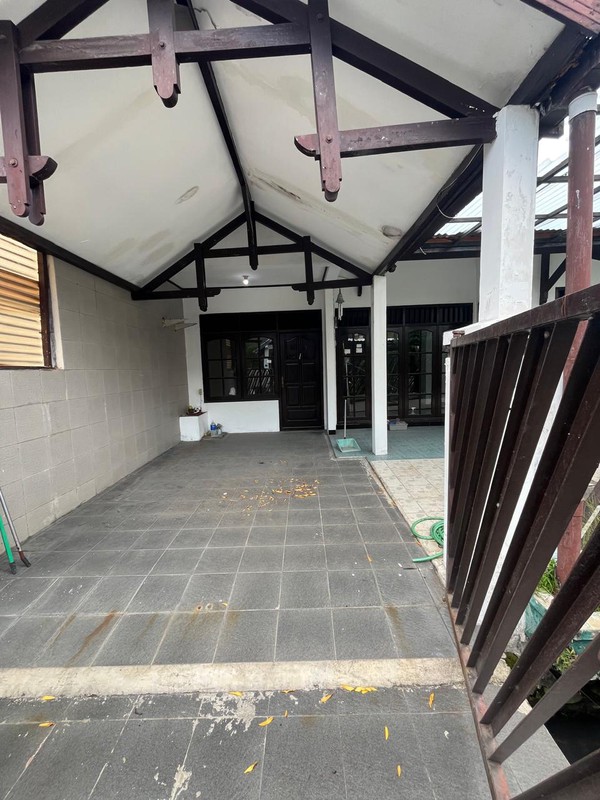 Rumah 2 Lantai SHM Baruk Utara Surabaya LT 170 m²