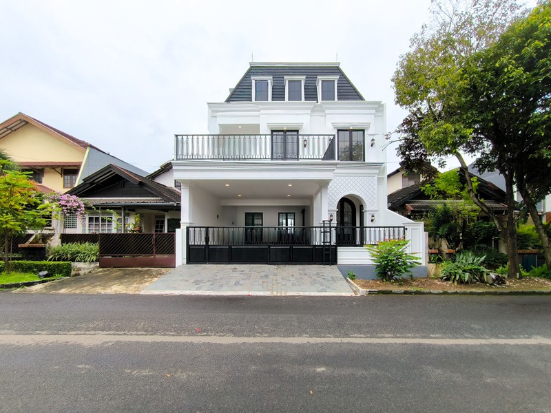 Rumah Mewah, American Classic, Siap Huni di BIntaro Sektor 3