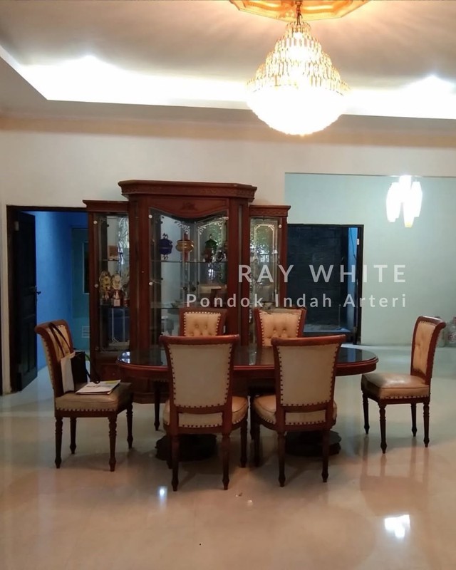 Rumah Komplek Joglo Baru Hadap Timur  Jakarta Barat 