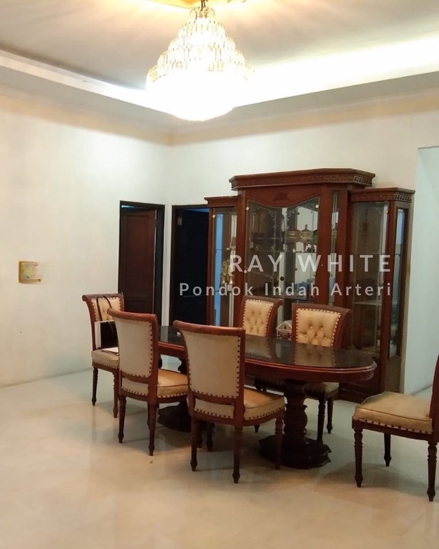 Rumah Komplek Joglo Baru Hadap Timur  Jakarta Barat 