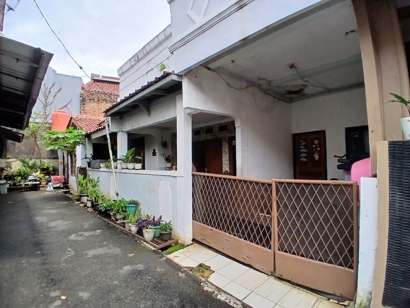 Dijual rumah di jalan Palem Cibubur