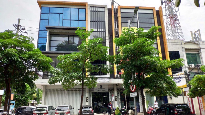 Ruko di Raya Diponegoro Surabaya Pusat, 4 Lantai, Strategis, Siap Pakai