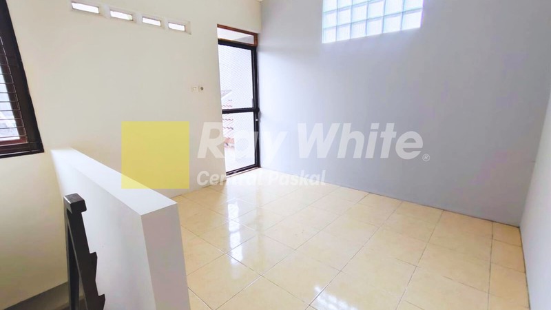 Rumah Cantik Baru Renovasi di TKI 2 Bandung